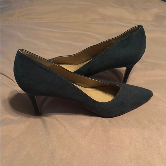 Elegant Green Women's Heels - Picture 2 of 2